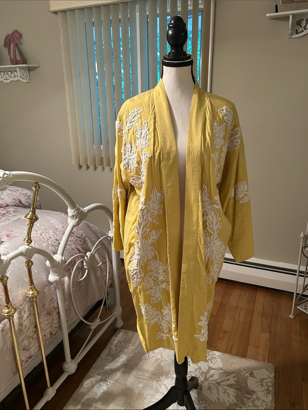 Soft Surroundings Yellow Embroidered Kimono Coat Never Worn
